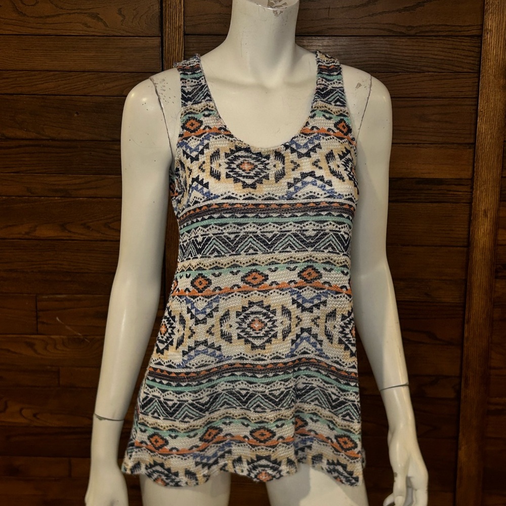 My Style. Medium. Stretch. Aztec Patterned Sleeveless Top